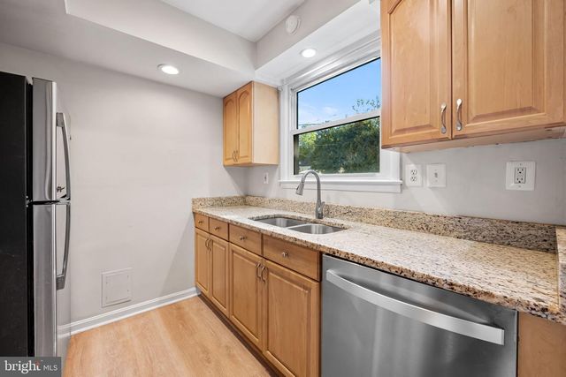825 CLIFFEDGE RD, Baltimore, MD 21208