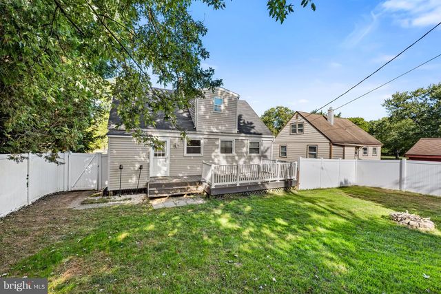 825 CLIFFEDGE RD, Baltimore, MD 21208