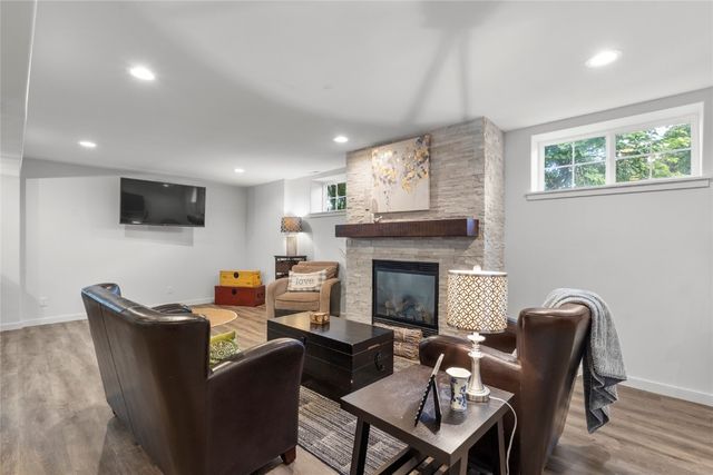 5843 Wells Lane, Cedar Rapids, IA 52411