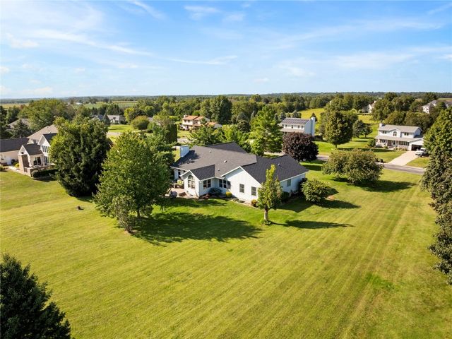 5843 Wells Lane, Cedar Rapids, IA 52411