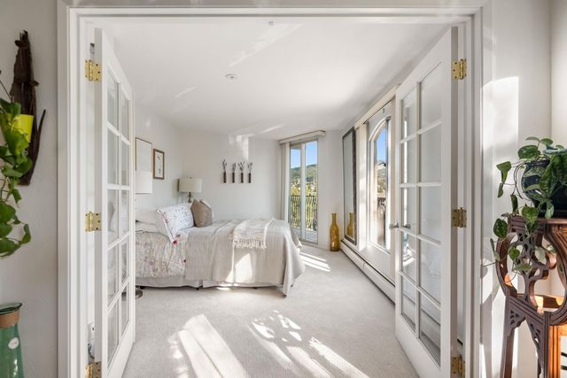 5405 Carlton St 303, Oakland, CA 94618