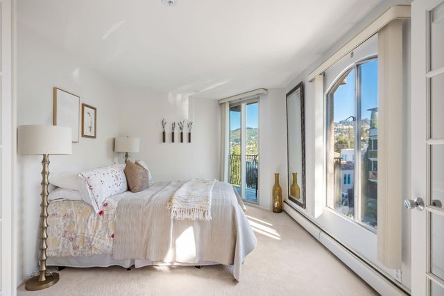 5405 Carlton St 303, Oakland, CA 94618