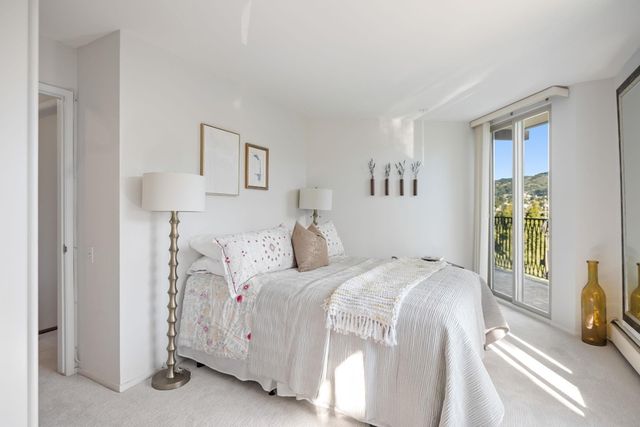 5405 Carlton St 303, Oakland, CA 94618