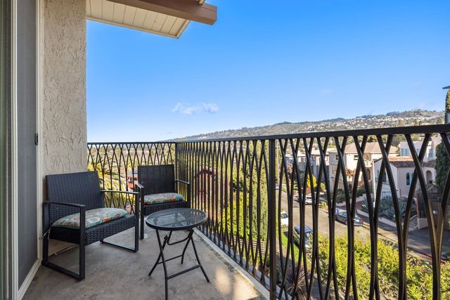 5405 Carlton St 303, Oakland, CA 94618