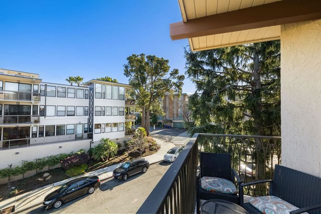 5405 Carlton St 303, Oakland, CA 94618