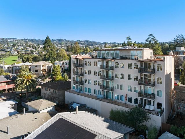 5405 Carlton St 303, Oakland, CA 94618