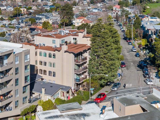 5405 Carlton St 303, Oakland, CA 94618