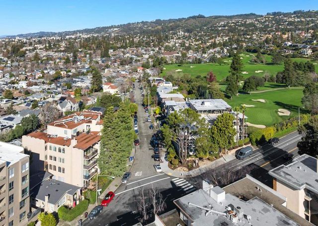 5405 Carlton St 303, Oakland, CA 94618