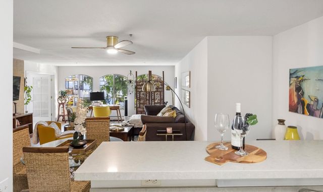 5405 Carlton St 303, Oakland, CA 94618