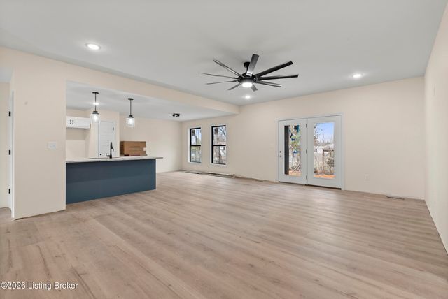 104 Glenda Elaine Dr, Mt Washington, KY 40047