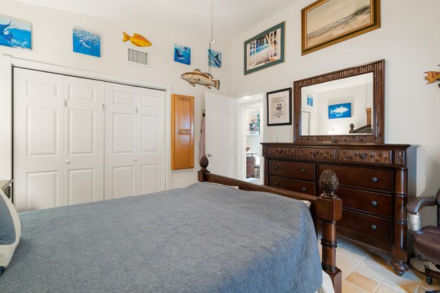 311 Buttonwood Circle, Key Largo, FL 33037