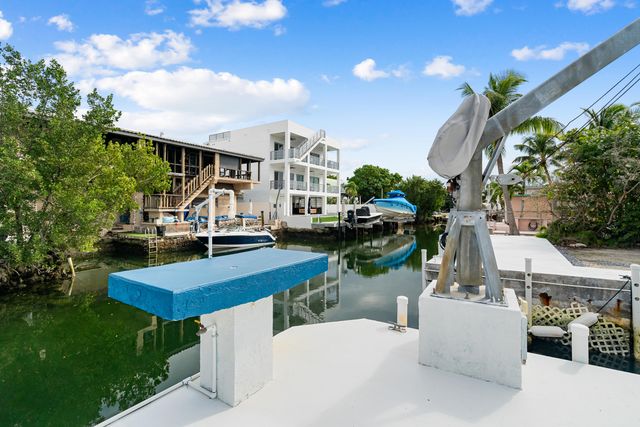 311 Buttonwood Circle, Key Largo, FL 33037