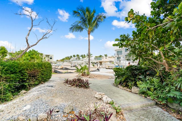 311 Buttonwood Circle, Key Largo, FL 33037