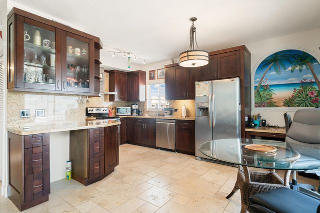 311 Buttonwood Circle, Key Largo, FL 33037