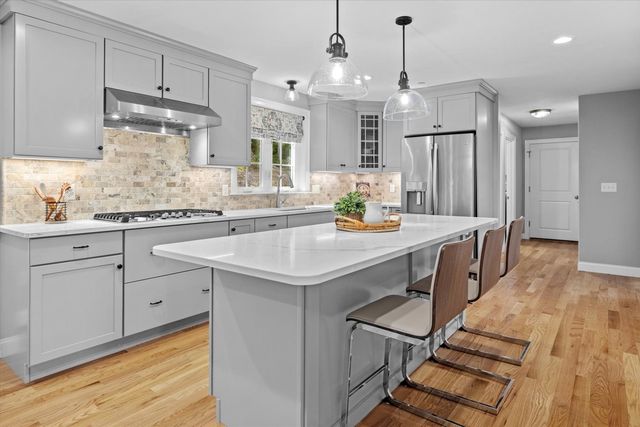 14 Houghton Farm Ln, Bolton, MA 01740