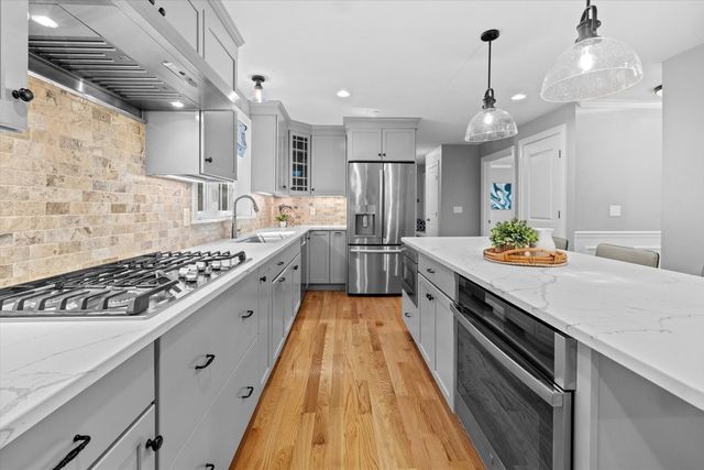 14 Houghton Farm Ln, Bolton, MA 01740