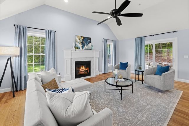 14 Houghton Farm Ln, Bolton, MA 01740