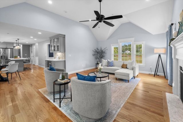14 Houghton Farm Ln, Bolton, MA 01740