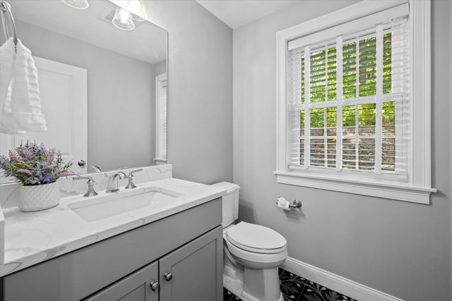 14 Houghton Farm Ln, Bolton, MA 01740