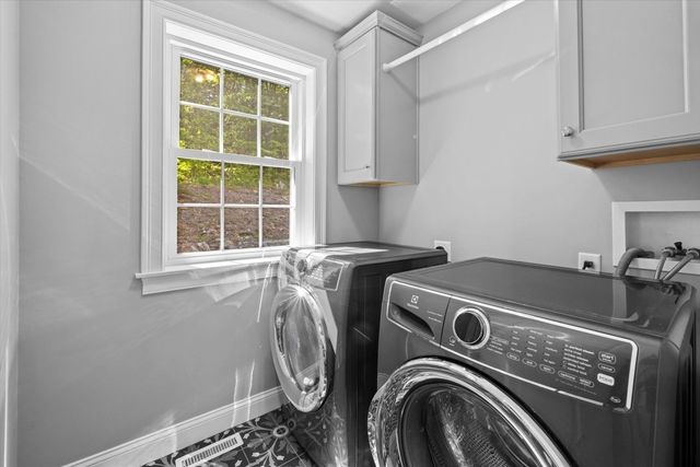 14 Houghton Farm Ln, Bolton, MA 01740