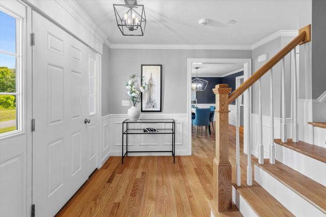 14 Houghton Farm Ln, Bolton, MA 01740
