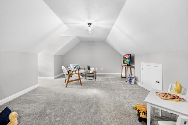 14 Houghton Farm Ln, Bolton, MA 01740