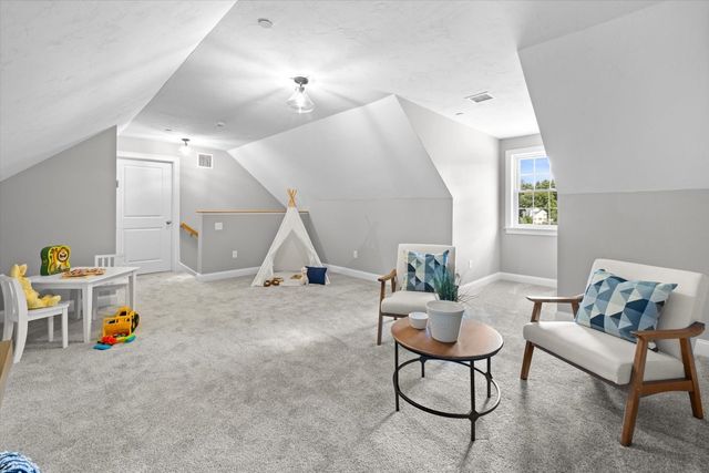 14 Houghton Farm Ln, Bolton, MA 01740