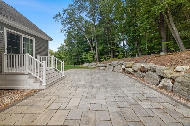 14 Houghton Farm Ln, Bolton, MA 01740