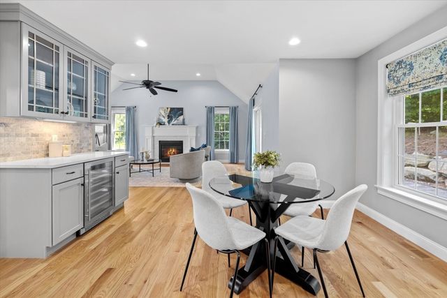 14 Houghton Farm Ln, Bolton, MA 01740