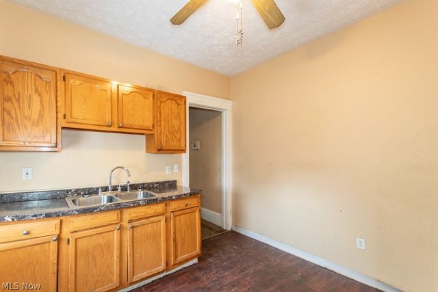 10401 Olivet Avenue, Cleveland, OH 44108