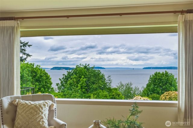 531 View Ridge Drive, Everett, WA 98203