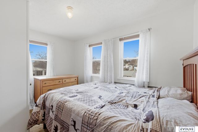 6109 Hamilton Street, Omaha, NE 68132