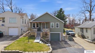 6109 Hamilton Street, Omaha, NE 68132