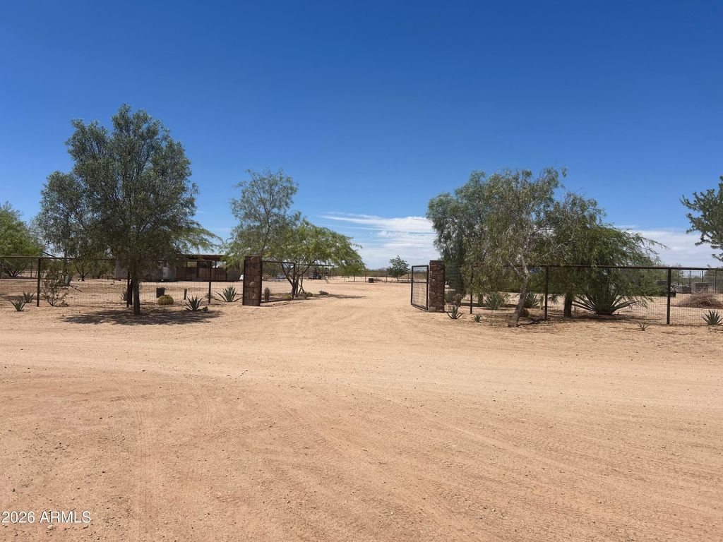 00 N 241st Avenue -, Wittmann, AZ 85361 — exterior