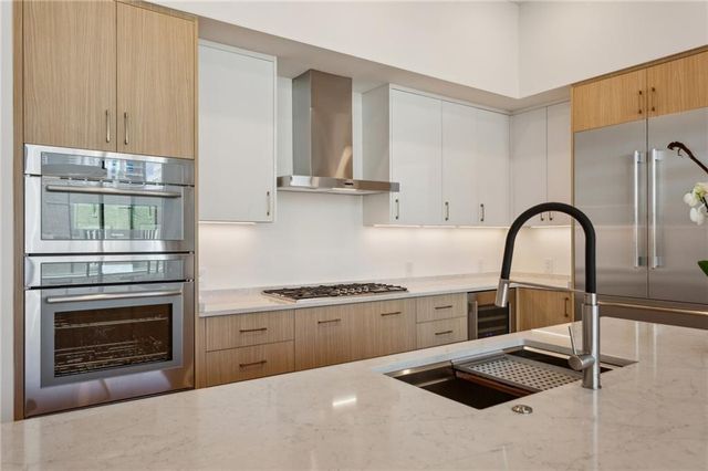 2425 Peachtree Road NE 403, Atlanta, GA 30305