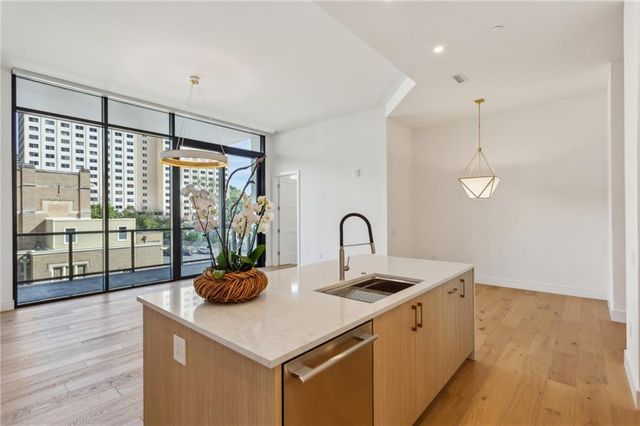 2425 Peachtree Road NE 403, Atlanta, GA 30305