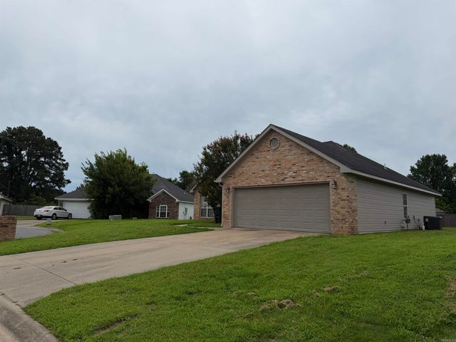 14012 Knighton Cove, North Little Rock, AR 72117
