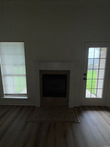 14012 Knighton Cove, North Little Rock, AR 72117