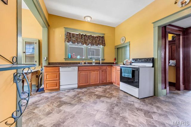 203 W Booneslick Road, Warrenton, MO 63383