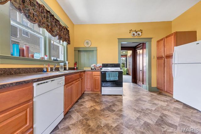 203 W Booneslick Road, Warrenton, MO 63383