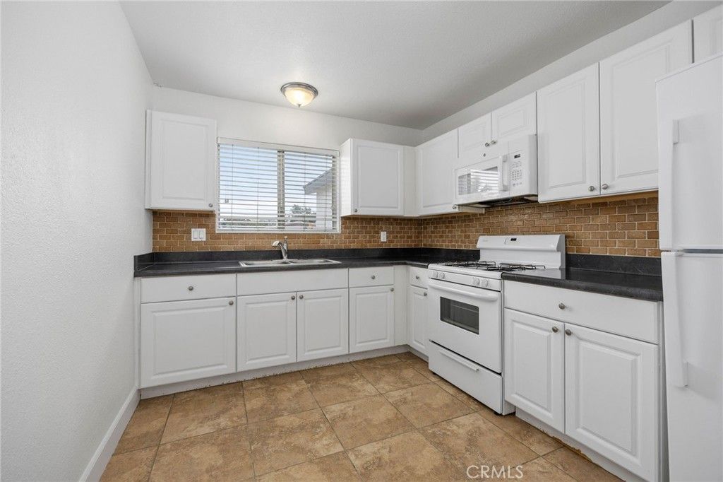 Image 8 of property listing at 960 Twining Avenue, San Diego, CA 92154