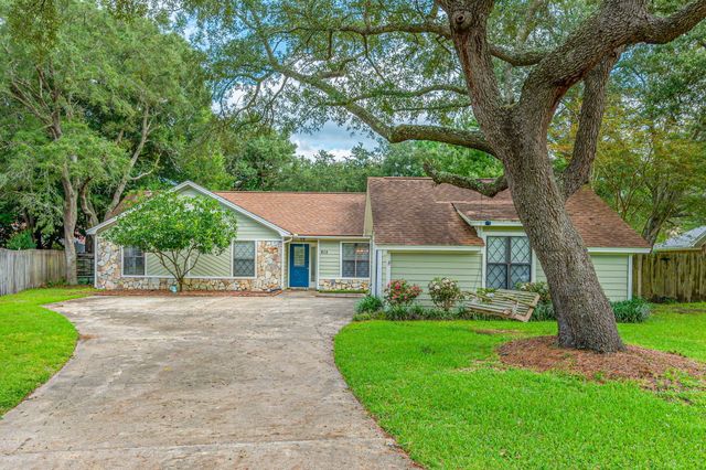 615 St Martin Cove, Niceville, FL 32578