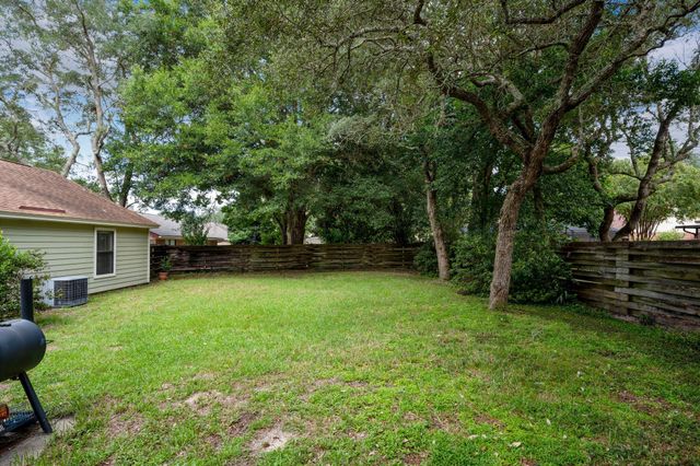 615 St Martin Cove, Niceville, FL 32578