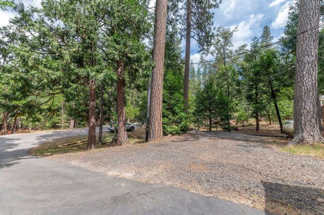 2020 Antler Dr, Arnold, CA 95223