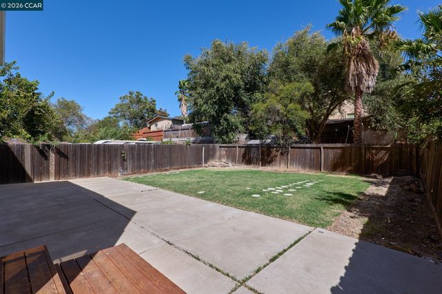 2841 Sunset Ln, Antioch, CA 94509