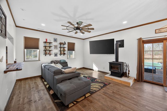 795 Pine Rd, Pikeville, TN 37367