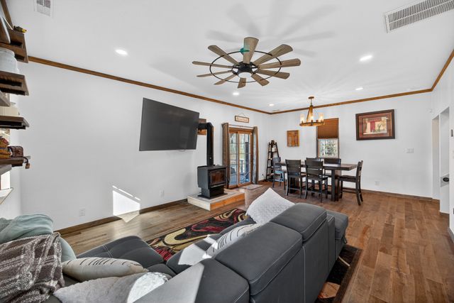 795 Pine Rd, Pikeville, TN 37367