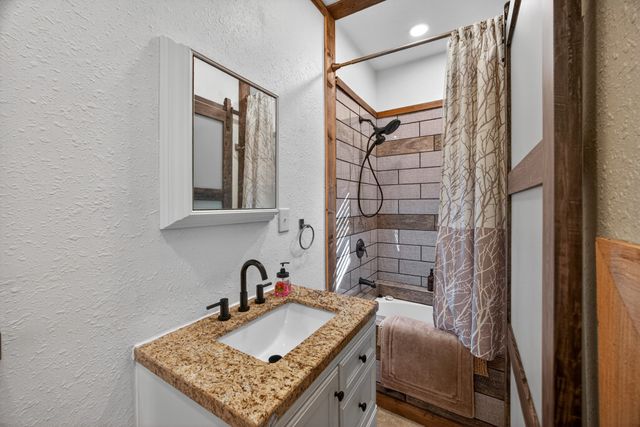 795 Pine Rd, Pikeville, TN 37367