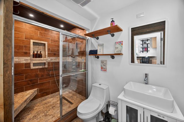 795 Pine Rd, Pikeville, TN 37367