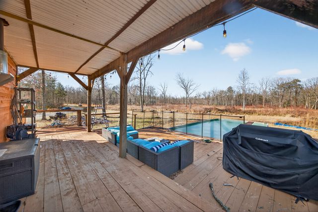 795 Pine Rd, Pikeville, TN 37367